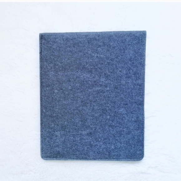 💮3/$20💮 Felt iPad 9.7" Protective Sleeve Cover - Picture 3 of 4